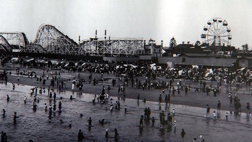 luna park Glenelg.jpg