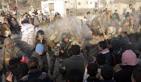egyptian%20riot%20police%202.JPG