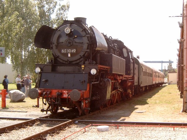 Locomotive_BR_65_1049.jpg