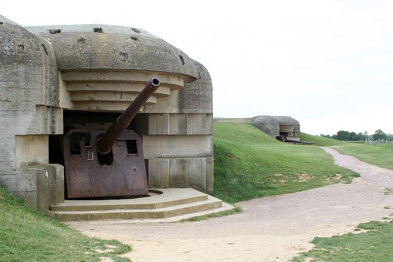 800px-Longues-sur-Mer_Battery.jpg
