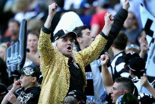 877510-collingwood-cheer-squad.jpg