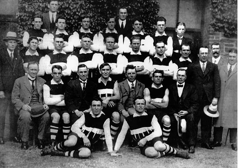 1925 Team photo.jpg